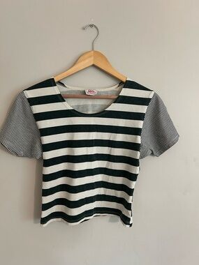 Women's Black & White Striped Short Sleeve Tee Vintage